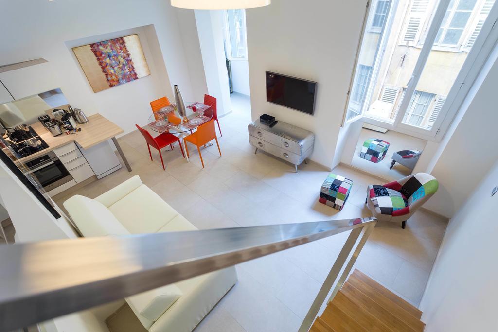 Alexandre Mari - 2 Chambres - Vieux Appartement